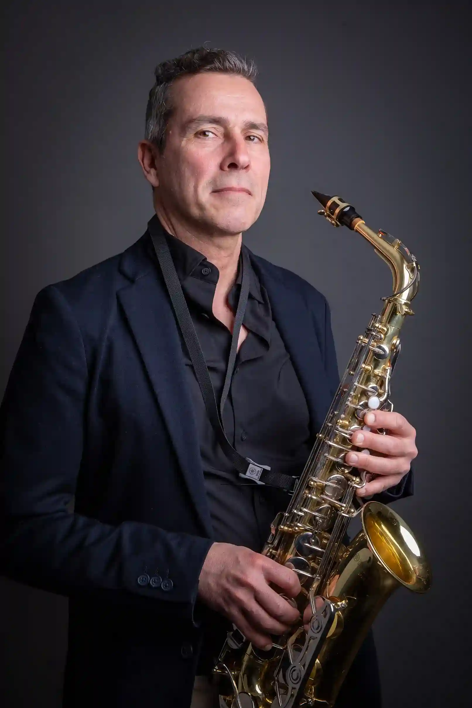 Portrait de Rémi Bioulès, pianiste et saxophoniste de Picturophonie